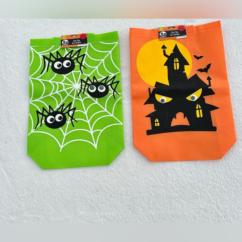 New Halloween Trick or Treat bags Totes Spider Haunted House